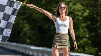 Glemseck101-FlagGirl-Thumpnail Glemseck101-FlagGirl-Thumpnail